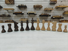 Шахматные фигуры Суприм из дуба лакированные — hichess.ru - шахматы, нарды, настольные игры