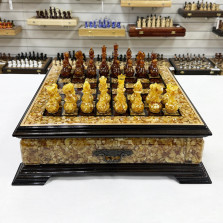 Шахматы из янтаря и бука в ларце с выдвижными ящиками 47 см &mdash; hichess.ru - шахматы, нарды, настольные игры