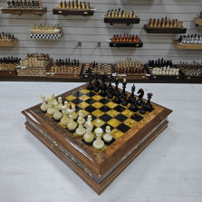 Эксклюзивный шахматный ларец №2 орех/янтарь м. Емельянова — hichess.ru - шахматы, нарды, настольные игры