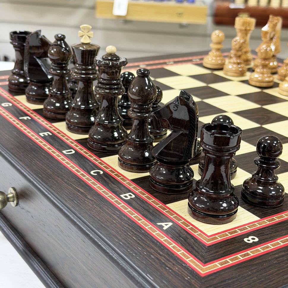 Шахматы в ларце с выдвижными ящиками из дерева венге и карельской березы Стаунтон люкс фото 1 &mdash; hichess.ru - шахматы, нарды, настольные игры