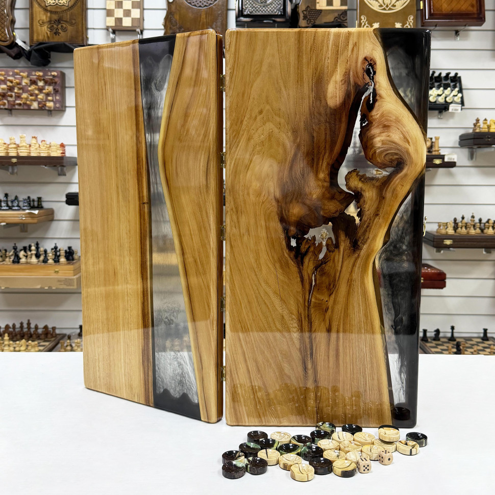Нарды эксклюзивные подарочные из эпоксидной смолы и массива ореха, фишки из бивня мамонта фото 1 &mdash; hichess.ru - шахматы, нарды, настольные игры
