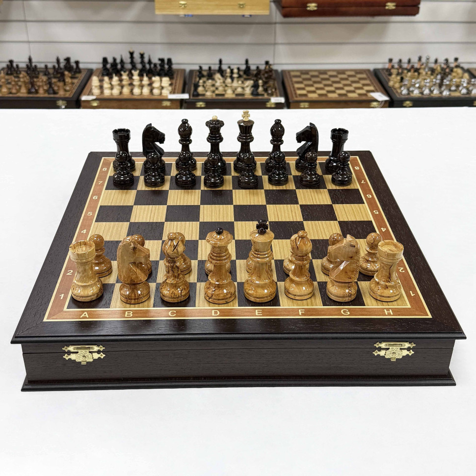 Шахматы подарочные в ларце из дерева венге с фигурами из карельской березы фото 1 &mdash; hichess.ru - шахматы, нарды, настольные игры