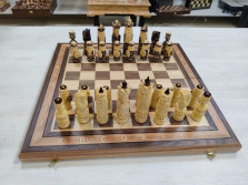 Шахматы резные ручной работы Богатыри из ореха и липы — hichess.ru - шахматы, нарды, настольные игры