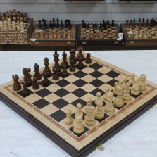 Шахматы подарочные из дуба большие с фигурами Эндшпиль — hichess.ru - шахматы, нарды, настольные игры