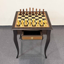 Шахматный стол подарочный венге ясень с фигурами из янтаря &mdash; hichess.ru - шахматы, нарды, настольные игры