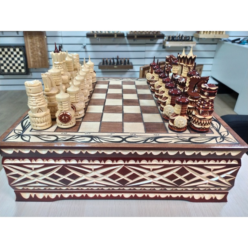 Шахматы  резные Сражение в ларце фото 1 — hichess.ru - шахматы, нарды, настольные игры