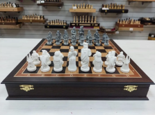Шахматы в ларце подарочные средневековье темные — hichess.ru - шахматы, нарды, настольные игры