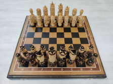 Шахматы резные Воины на доске из дуба 45 на 45 см — hichess.ru - шахматы, нарды, настольные игры