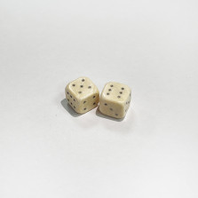 Кости игральные эксклюзивные из бивня мамонта 0,9 мм (пара) — hichess.ru - шахматы, нарды, настольные игры
