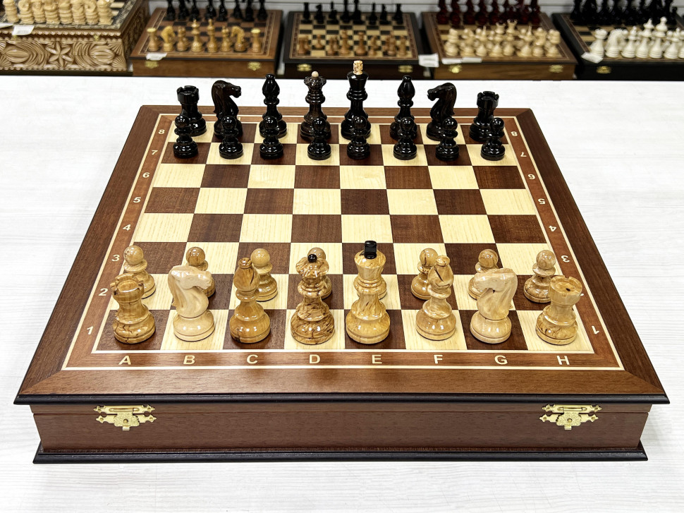 Шахматный ларец Махагон красное дерево с фигурами из карельской березы 45 см фото 1 — hichess.ru - шахматы, нарды, настольные игры