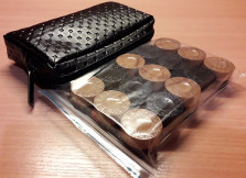 Фишки для нард в чехле 30 мм лакированные — hichess.ru - шахматы, нарды, настольные игры