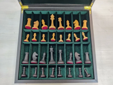 Шахматы в ларце моренный дуб большие Этюд с утяжелением — hichess.ru - шахматы, нарды, настольные игры