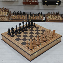 Шахматы подарочные в ларце из дуба с фигурами Авангард из бука — hichess.ru - шахматы, нарды, настольные игры