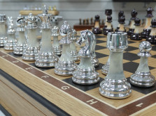 Шахматы подарочные в ларце из дуба с фигурами Итальянский дизайн Люкс (2) — hichess.ru - шахматы, нарды, настольные игры