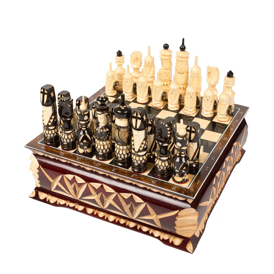 Шахматы резные ручной работы в ларце средние фото 1 — hichess.ru - шахматы, нарды, настольные игры