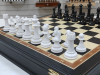 Шахматы подарочные в ларце из мореного дуба с фигурами Итальянский дизайн черно-белые фото 4 — hichess.ru - шахматы, нарды, настольные игры
