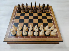 Шахматы деревянные в подарочном ларце из дуба с утяжеленными фигурами из граба 45 на 45 см ручная работа — hichess.ru - шахматы, нарды, настольные игры