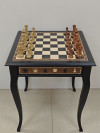 Шахматный стол подарочный из мореного дуба с фигурами композит фото 1 — hichess.ru - шахматы, нарды, настольные игры