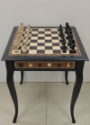 Шахматный стол подарочный из мореного дуба с фигурами из граба фото 2 — hichess.ru - шахматы, нарды, настольные игры